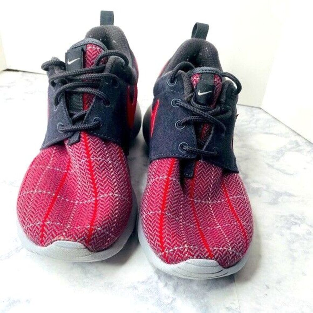 Nike Roshe‎ One Special Edition Red Plaid Sneakers 5Y Black Casual Running